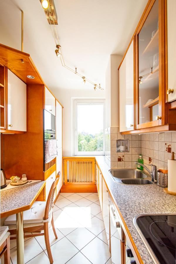 Best Rated Central Apartment Vienna - Ac, Wifi, 24H7Days Self Check-In, Board Games, Netflix エクステリア 写真