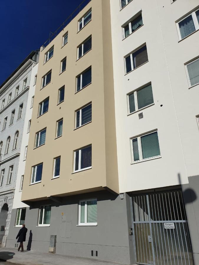 Best Rated Central Apartment Vienna - Ac, Wifi, 24H7Days Self Check-In, Board Games, Netflix エクステリア 写真